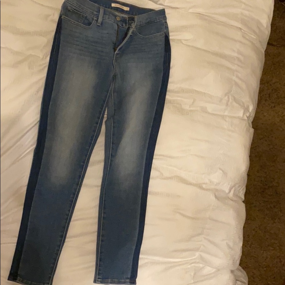 Levi’s shaping skinny jeans